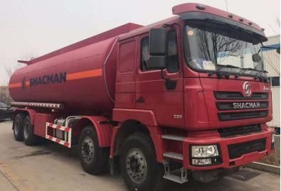 8x4 25-35m³ Water Sprinkler Truck Tanker For Construction Site 25T