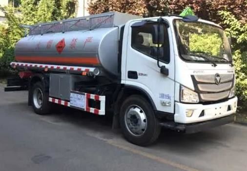 Aluminium Diesel Fuel Gasoline Tankers Trucks 4x2 With 3300mm Wheelbase