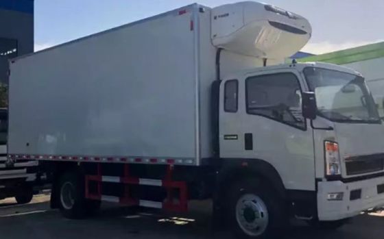 6 Wheeler Reefer Refrigerated Truck Cargo 26ft